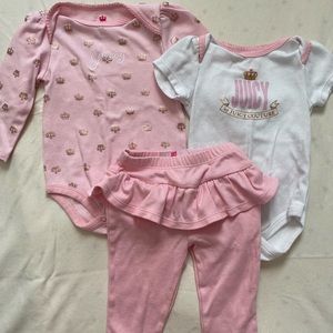 Baby girls Juicy Couture three piece set size 6-9 months.